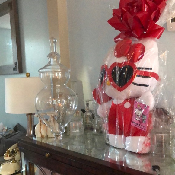 HUGE HELLO KITTY - Picture 2 of 9